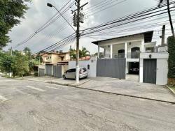 #1303 - Casa de Rua (aberta) para Venda em Cotia - SP - 1